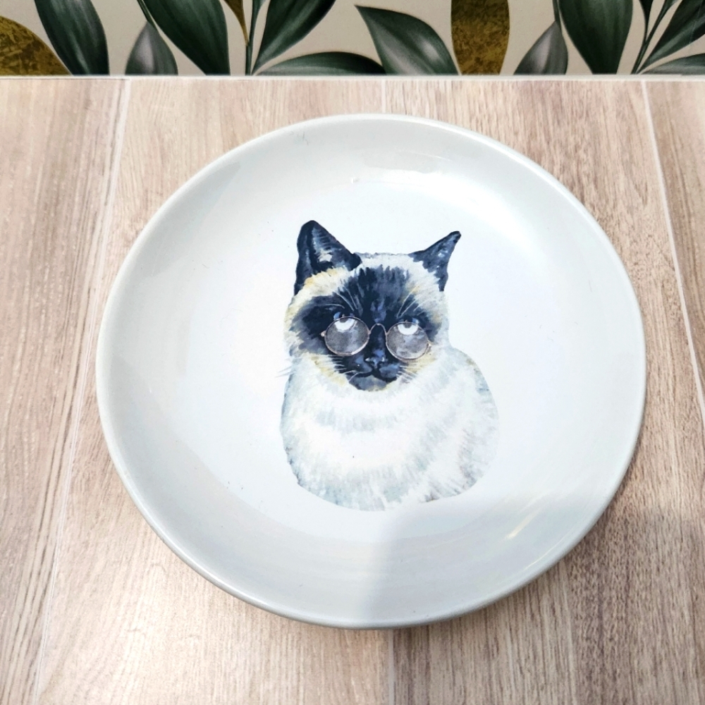 Dennis East International 6" Plate Siamese Cat With Glasses Kitty Porcelain